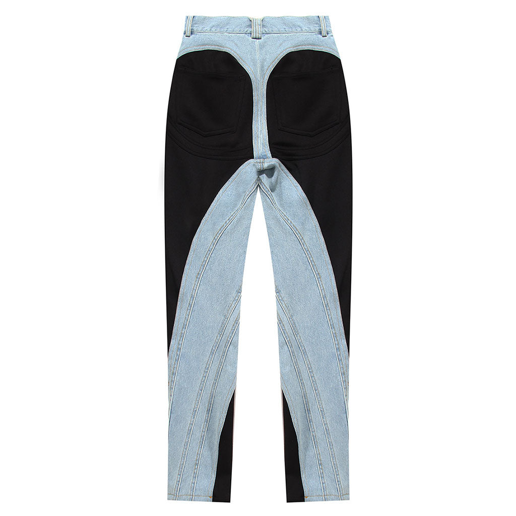 Edgy, zweifarbige Skinny-Jeans mit verdrehter Naht und hoher Taille