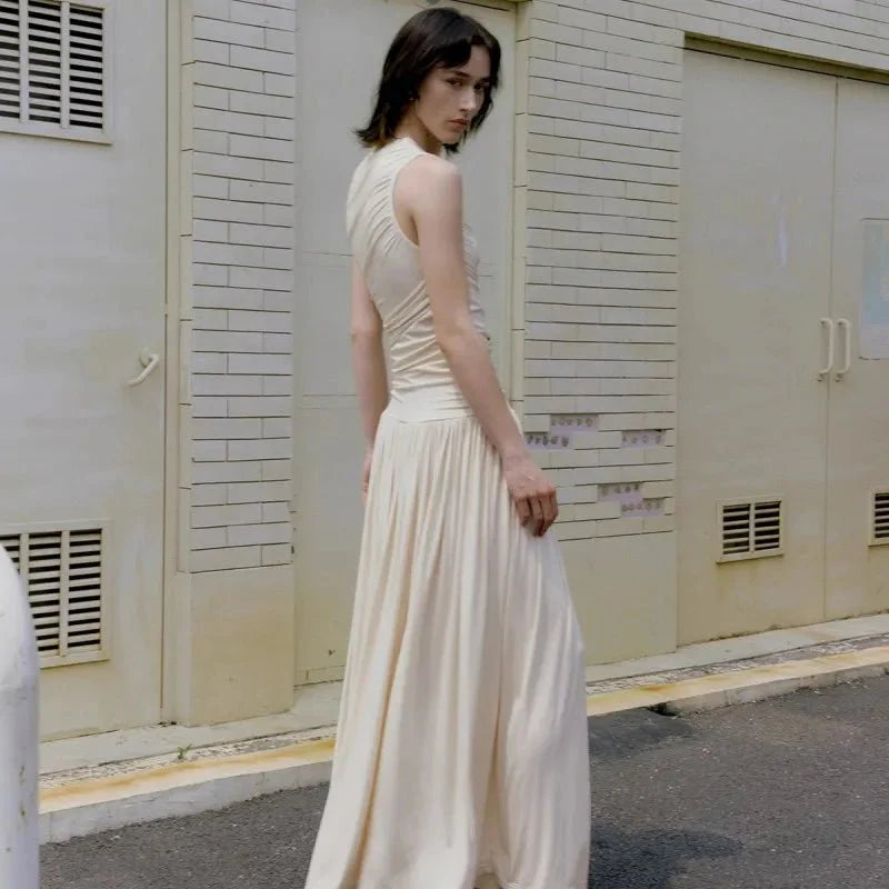 Elegante vestido blanco de cuello redondo para mujer, listo para verano y fiestas.