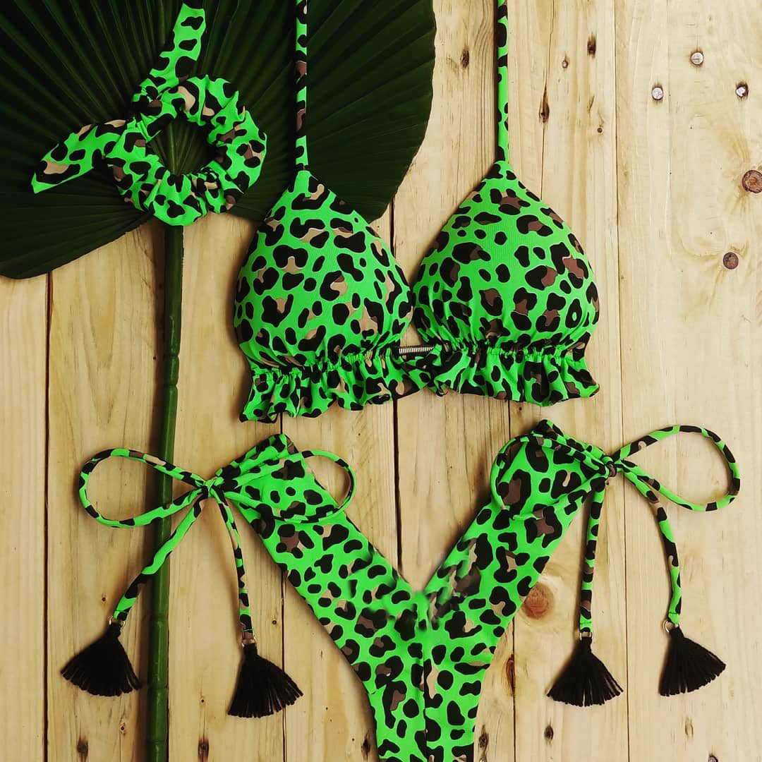 Bikini con borlas y estampado de leopardo