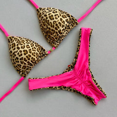 Conjunto de bikini con contraste de color de leopardo