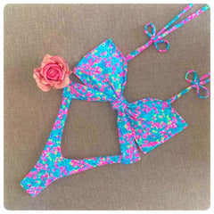 bikini dividido con tiras estampadas