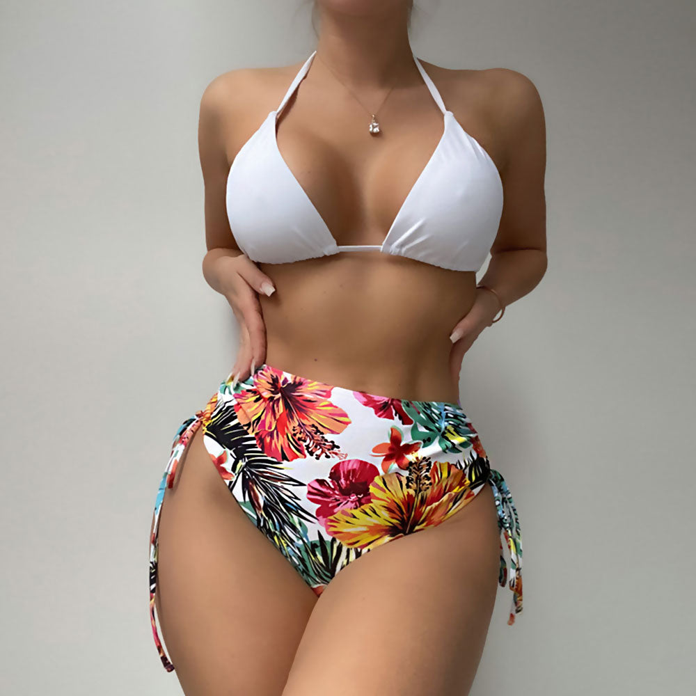 Brasilianischer dreiteiliger Bikini-Badeanzug mit Blumenmuster und Kontrast, hoher Taille und Schiebe-Triangel