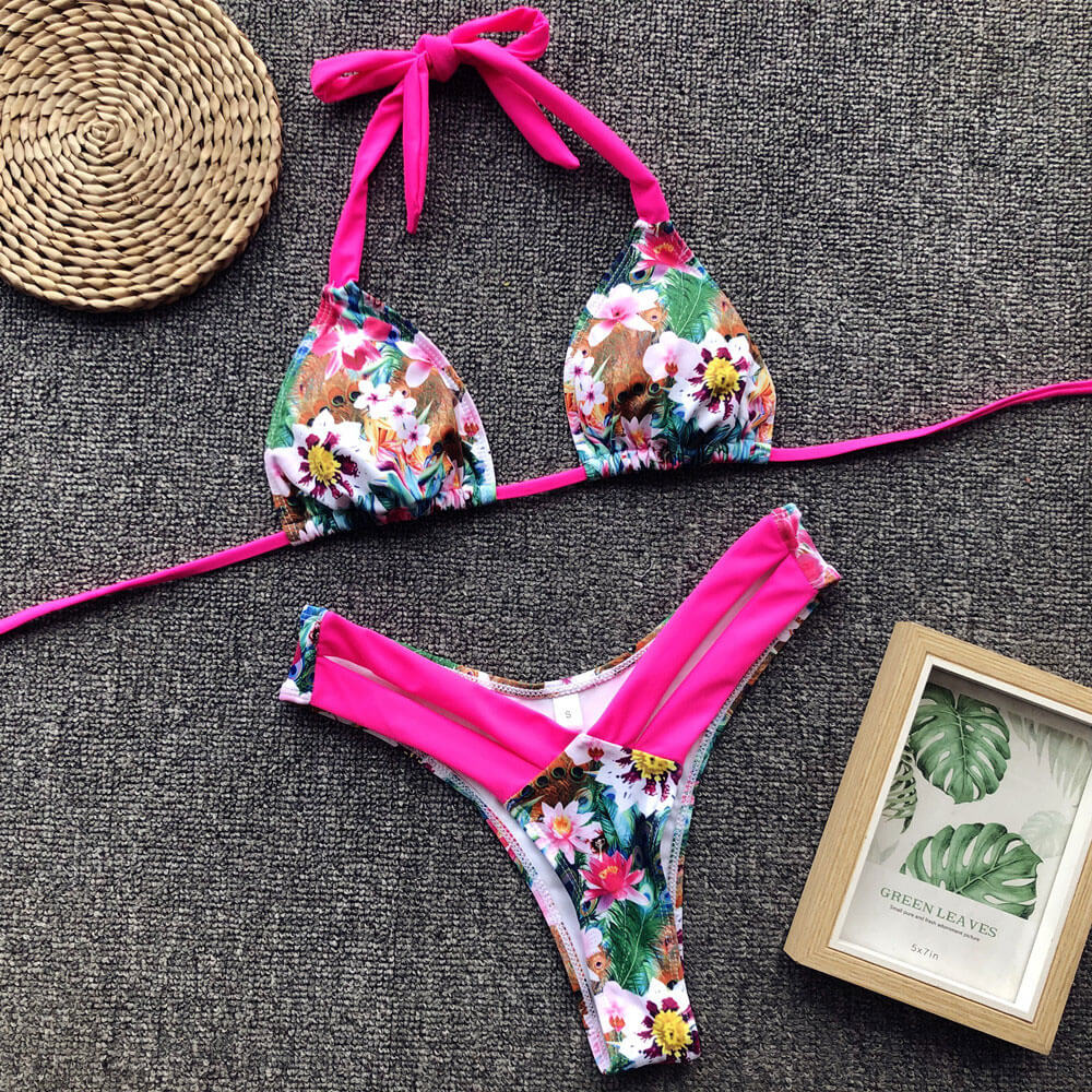 Traje de baño bikini brasileño de dos piezas con cuello halter y corte triangular con estampado floral y pierna alta