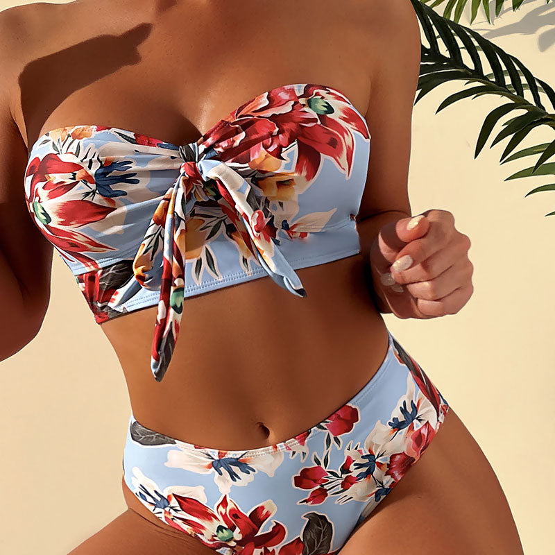 Zweiteiliger brasilianischer Bandeau-Bikini-Badeanzug mit Blumenmuster und hoher Taille und Fliege