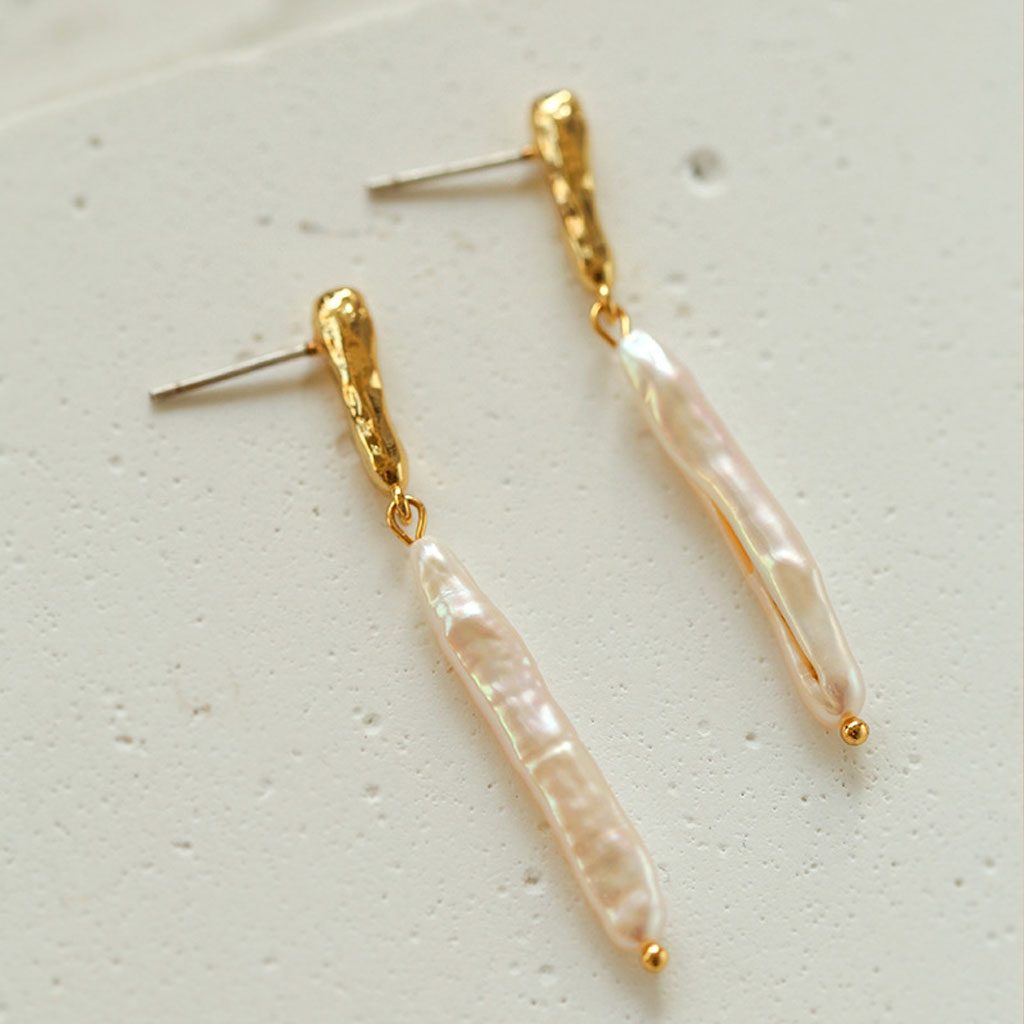 Glamorous Two Tone 18K Gold Plated Stick Baroque Pearl Drop Earrings