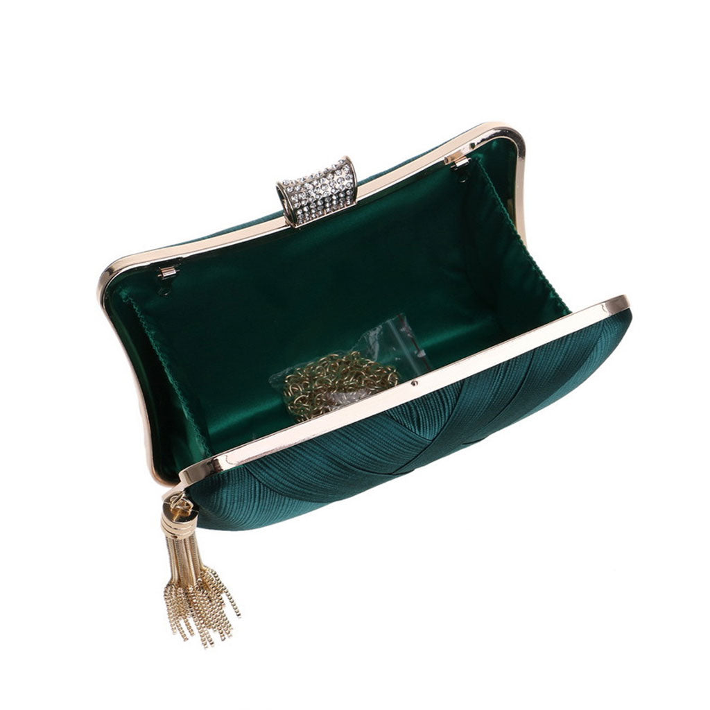 Clutch de satén trenzado con flecos y adornos de diamantes de imitación brillantes - Verde esmeralda