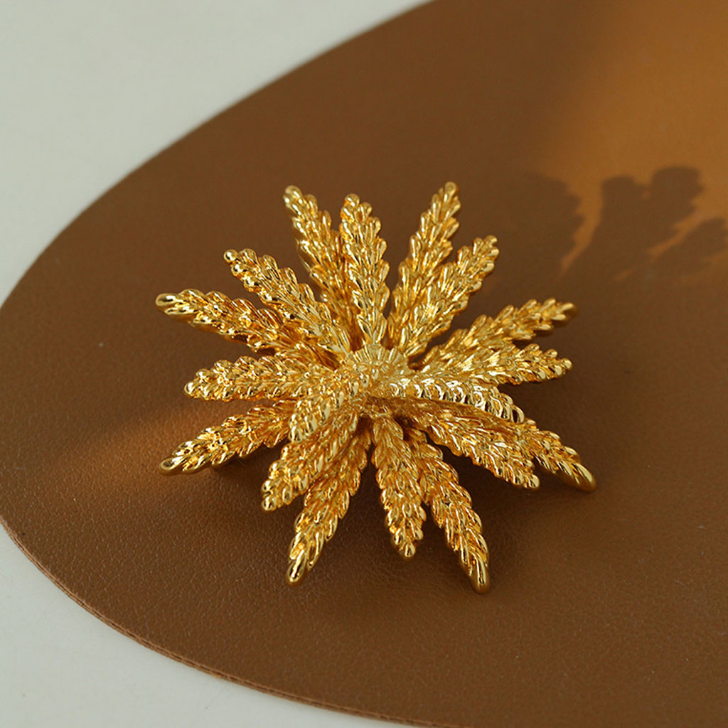 Broche escultural de espiga de trigo bañado en oro de 18 quilates GOOD HARVEST