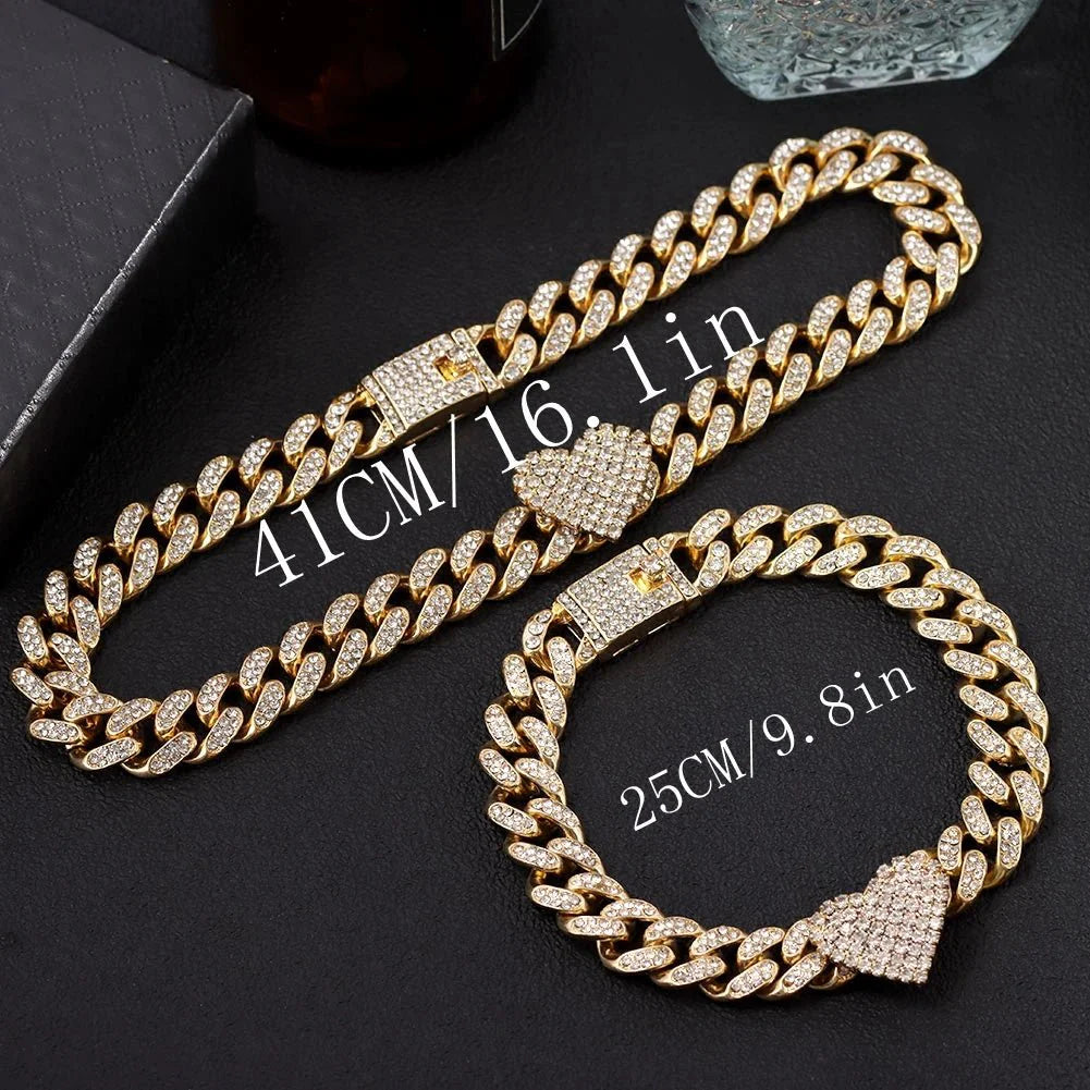 Iced Out Herzförmige Panzerkette in Kuba-Form – Strass-Halsband 