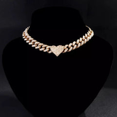 Iced Out Herzförmige Panzerkette in Kuba-Form – Strass-Halsband 