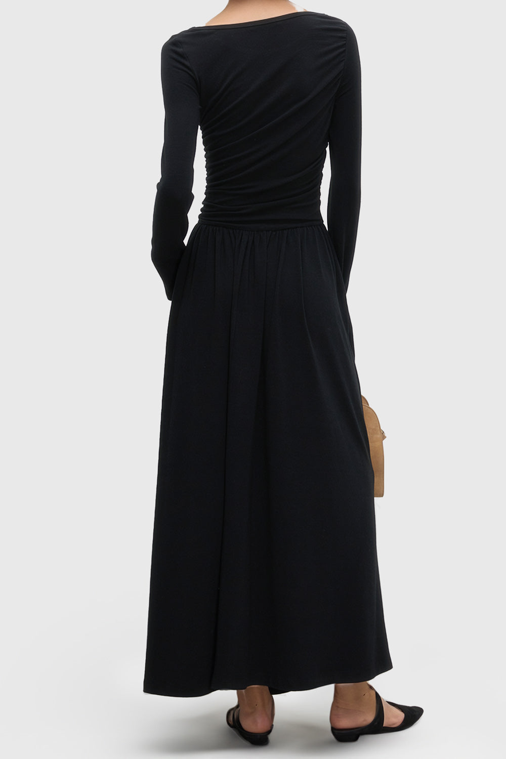 Vestido midi fruncido con escote barco - Negro