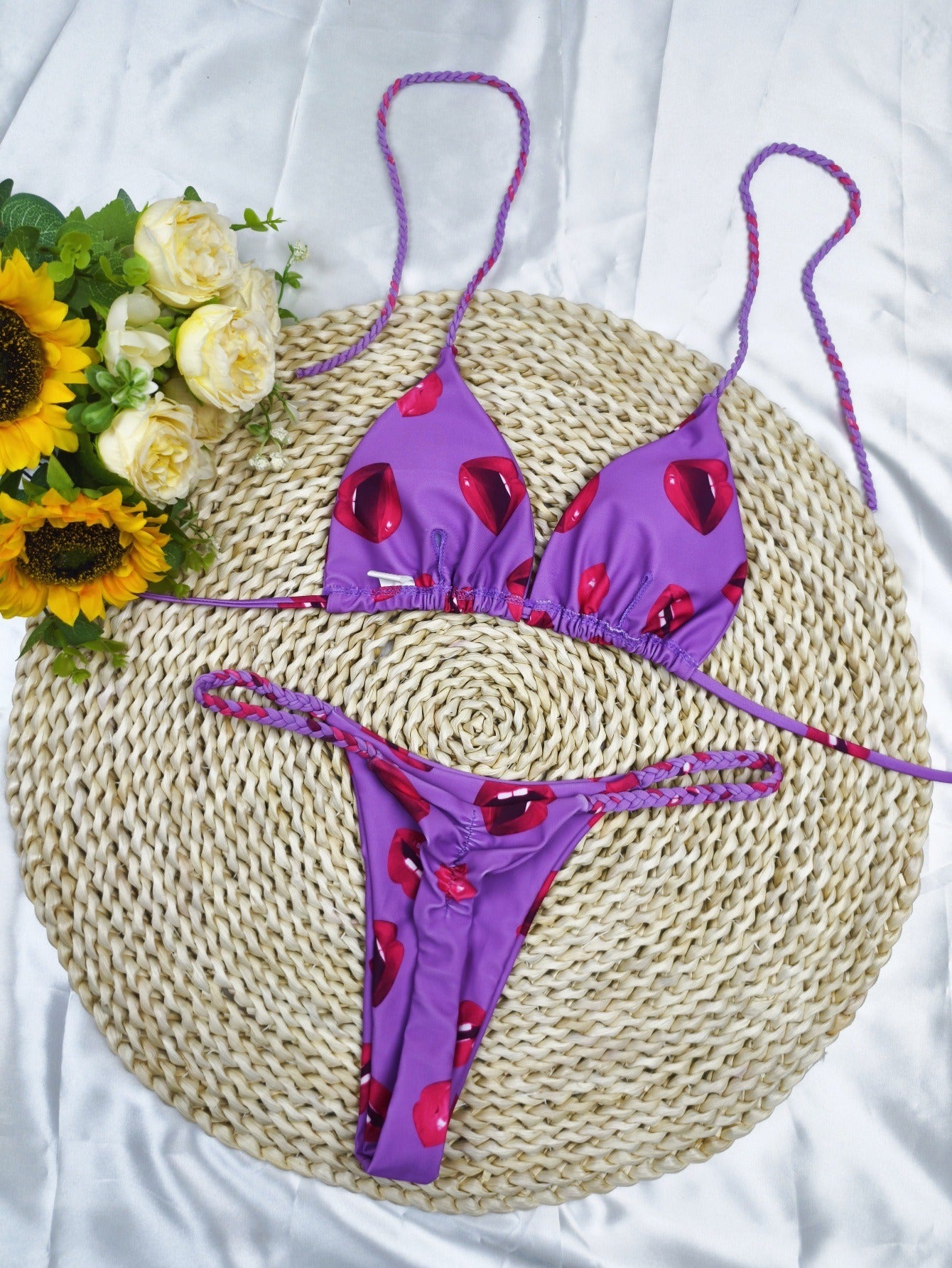 Riemchenbikini mit Sternenmuster 