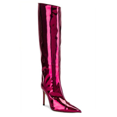 Kniehohe Stiletto-Stiefel aus Lackleder mit spitzer Spitze in Metallic-Optik - Fuchsia