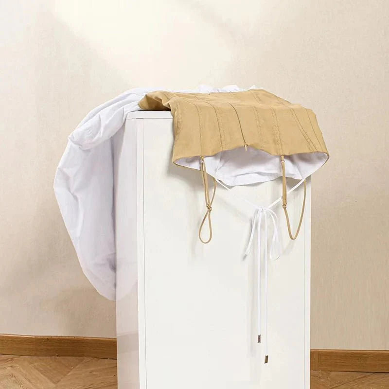 Mehrfarbiges, schmales Neckholder-Kleid in mittlerer Länge