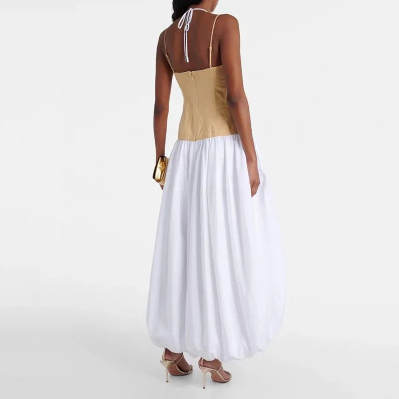 Mehrfarbiges, schmales Neckholder-Kleid in mittlerer Länge