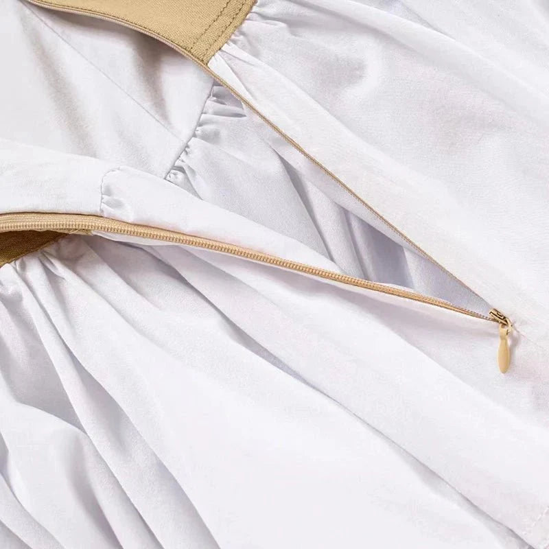 Mehrfarbiges, schmales Neckholder-Kleid in mittlerer Länge