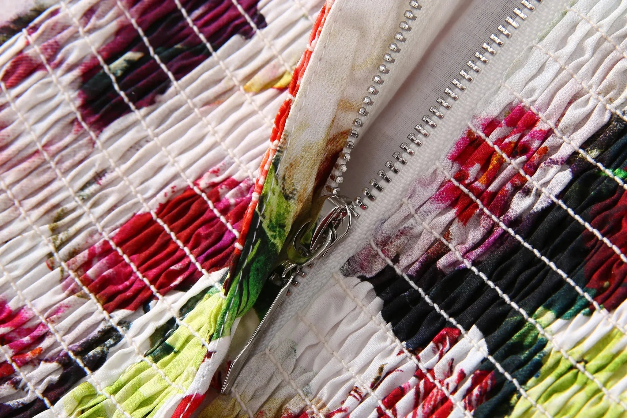 Korsettkleid mit nächtlichem Blumenmuster