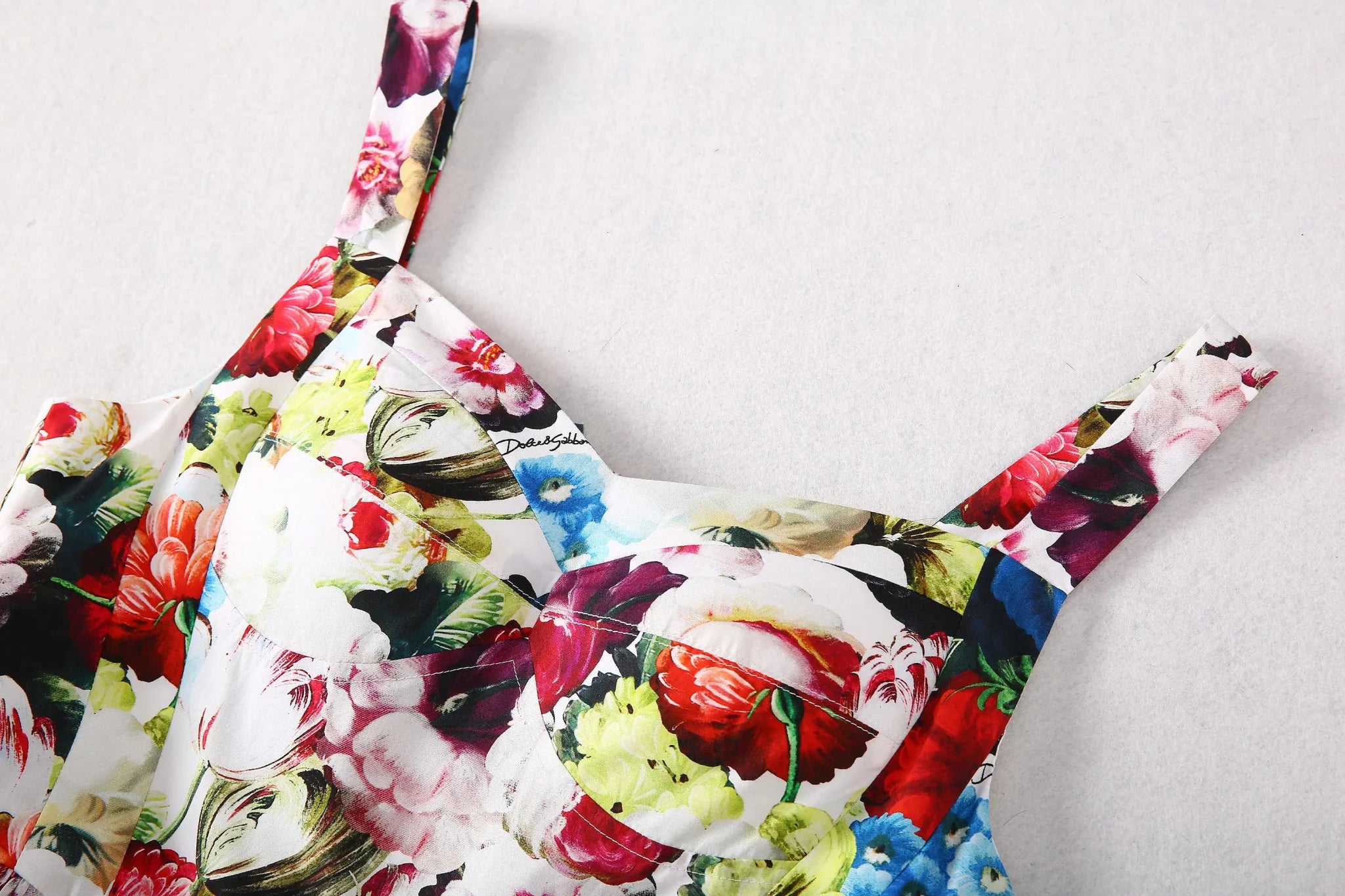 Korsettkleid mit nächtlichem Blumenmuster