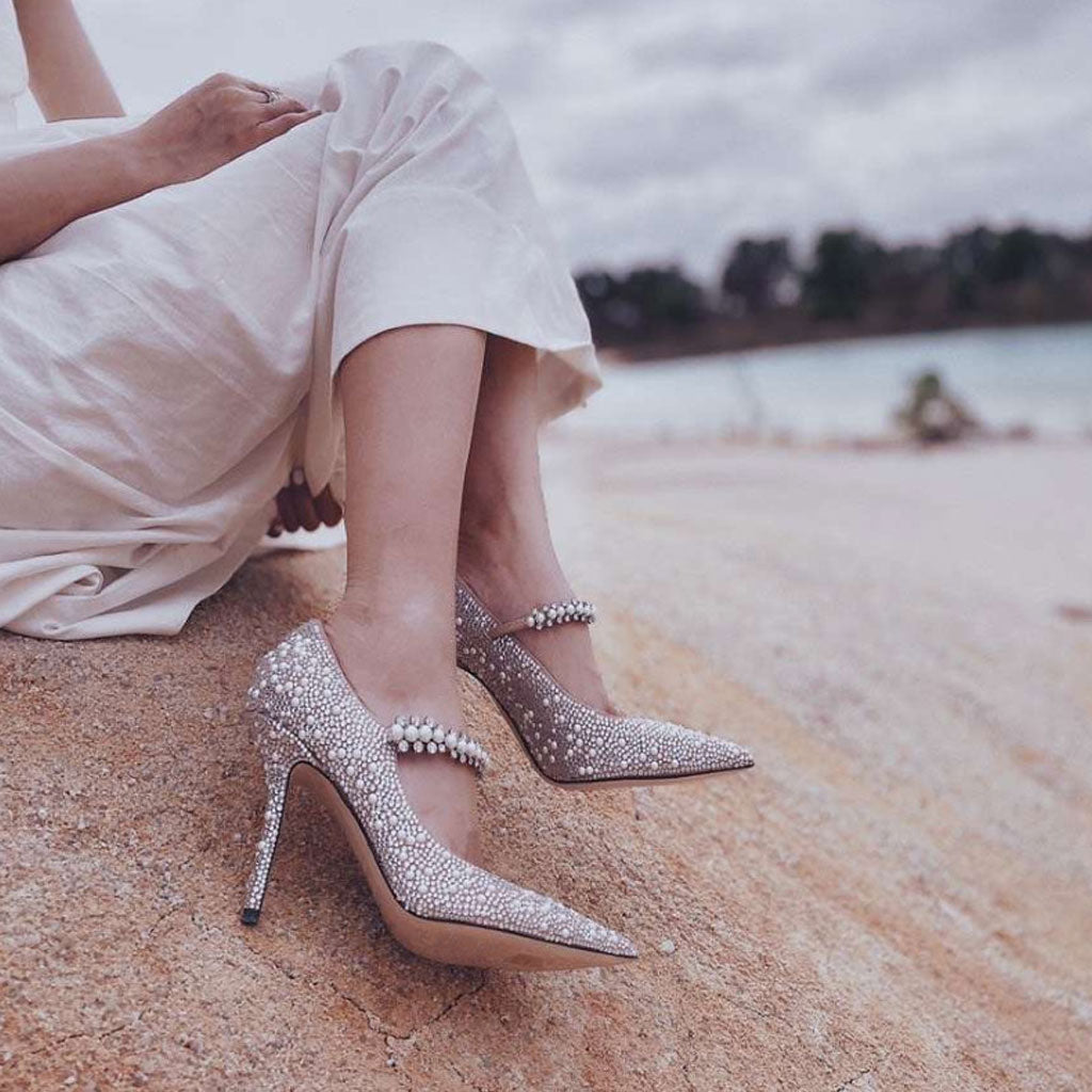 Opulente Mary Jane Pumps mit Kristallperlenverzierung im Stiletto-Stil - Grau