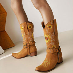 Hübsche Westernstiefel mit Sonnenblumen-Stickerei, quadratischer Zehenpartie und klobigem Absatz - Gelb