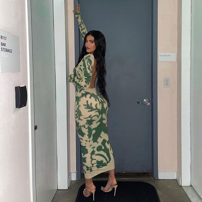 VESTIDO KYLIE DE MANGA LARGA CON ESPALDA DESCONECTADA Y ESTAMPADO VERDE