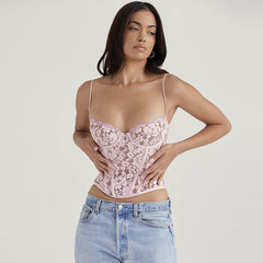 Top corto con corsé de encaje floral y tirantes finos con escote romántico en forma de corazón - Rosa