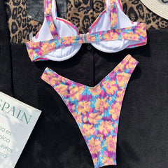 Traje de baño bikini brasileño de dos piezas con aros, corte alto y estampado floral borroso