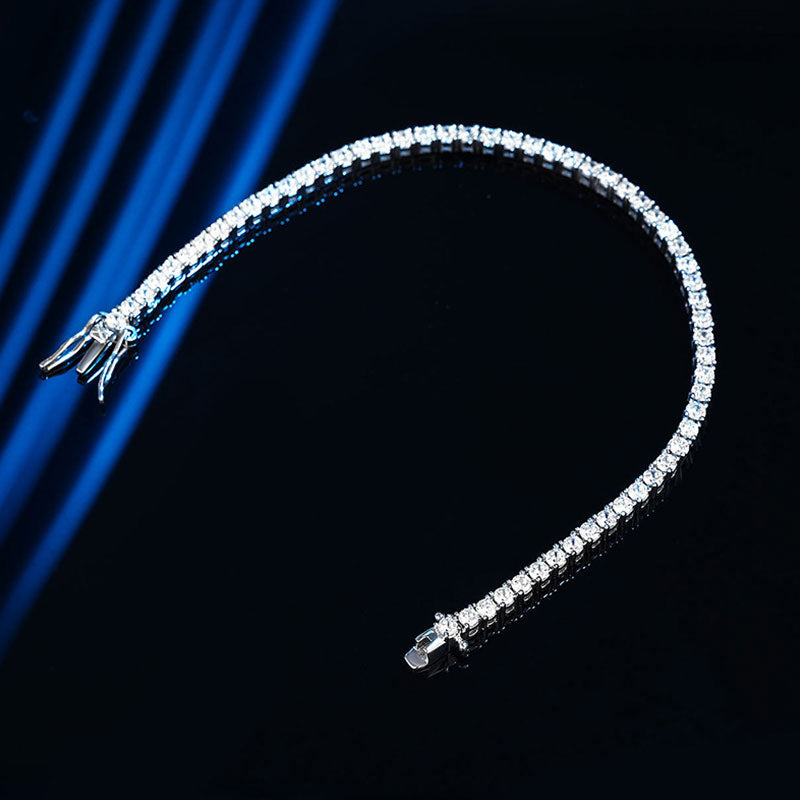 Pulsera de tenis Eternity de moissanita de 2,5 mm en plata de ley brillante