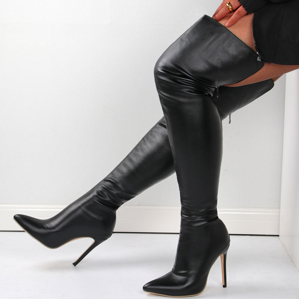 Elegante Overknee-Stiefel aus Kunstleder mit spitzer Zehenpartie und Stilettoabsatz - Schwarz