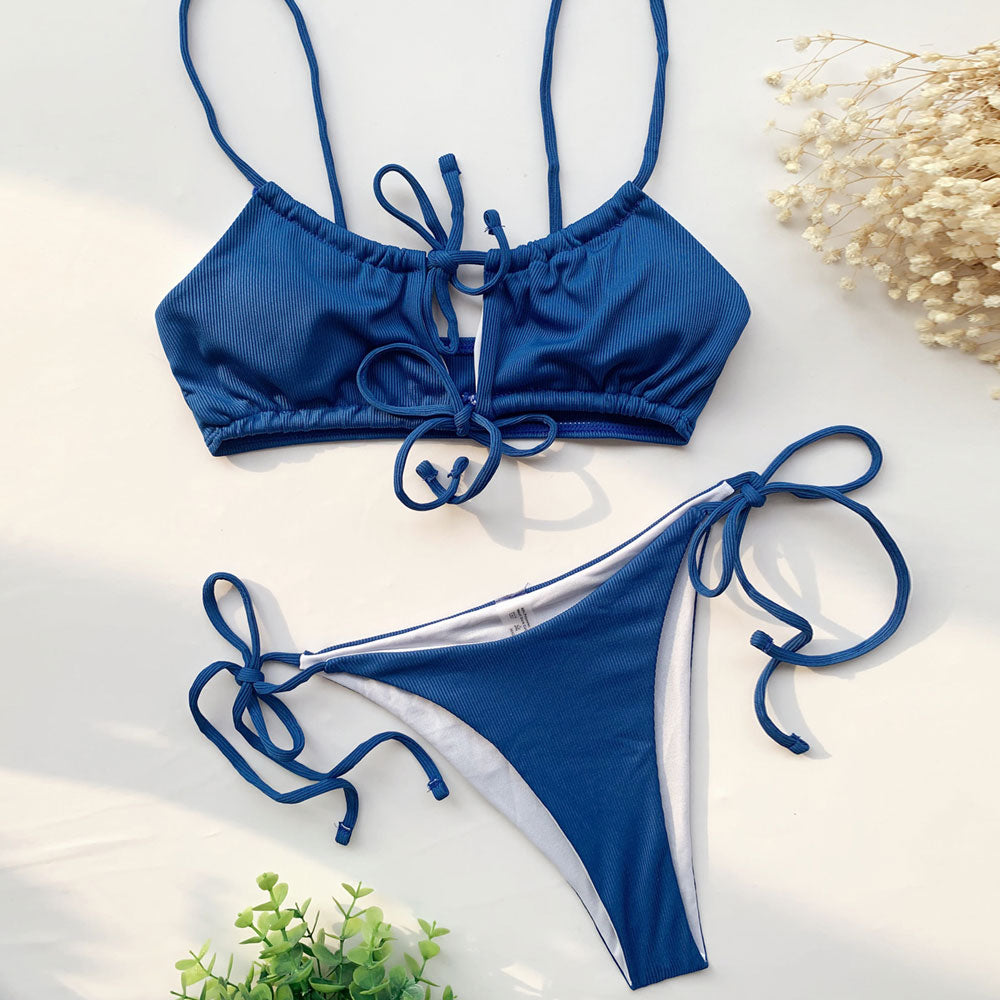 Atemberaubender gerippter Bralette-Badeanzug mit Cut-Outs und Schnürung, brasilianischer zweiteiliger Bikini