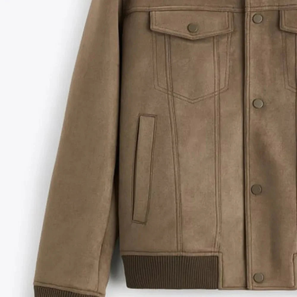 Elegante y versátil: chaqueta de ante sintético de corte entallado para hombre para las temporadas de primavera y otoño.