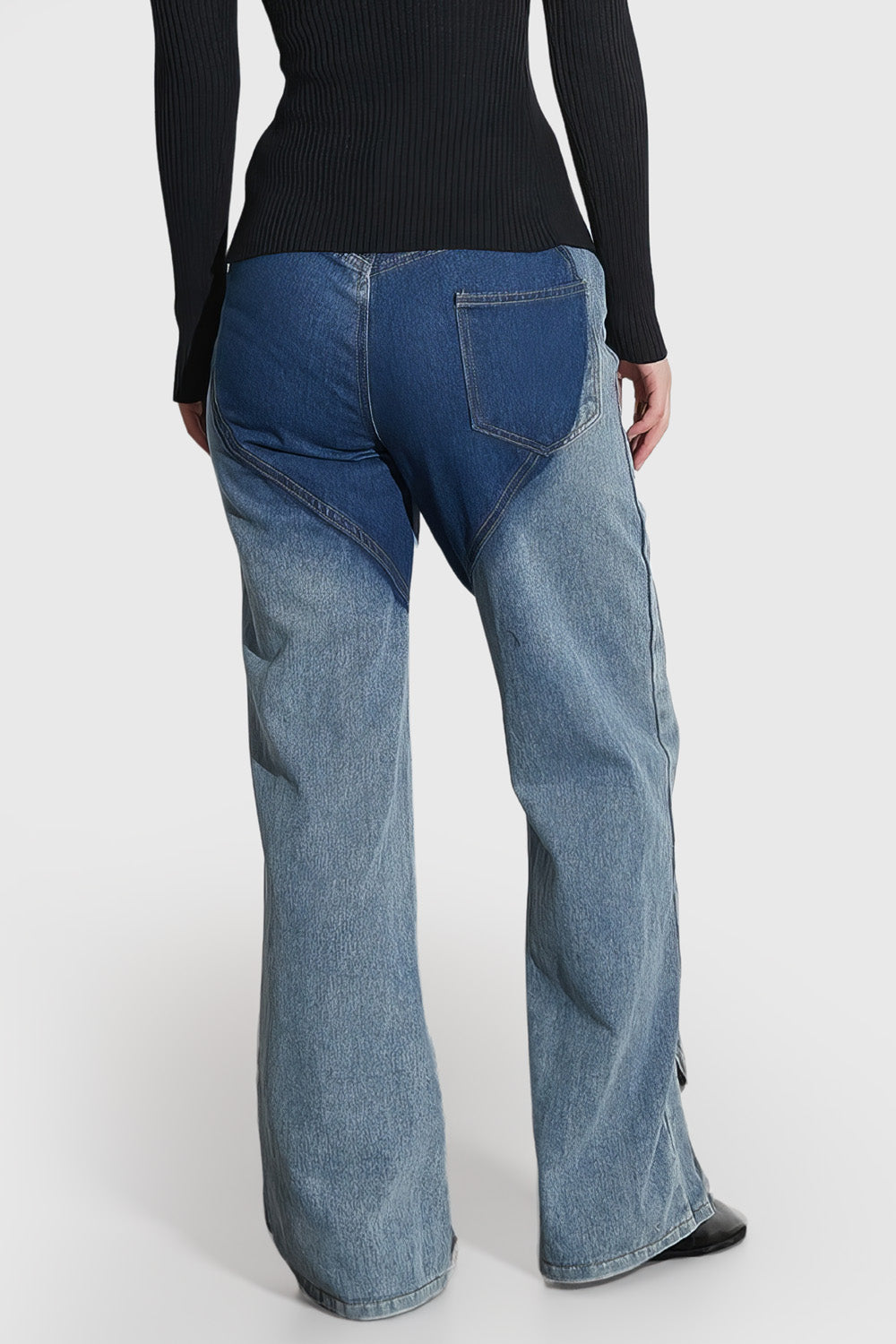 High Waist Jeans mit Spiralschnitten - Blau