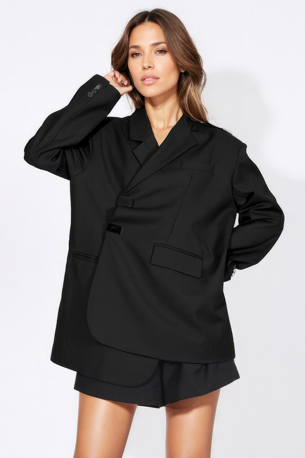 Blazer mit unregelmäßigem Verschluss – Schwarz