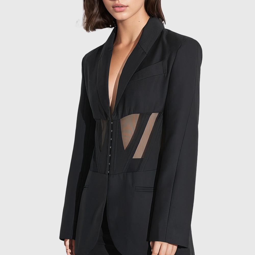 Blazer negro con cintura de malla