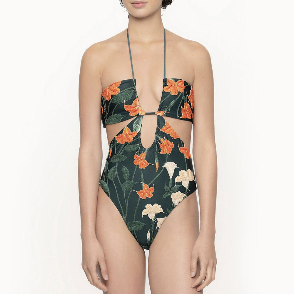 Traje de baño brasileño de una pieza con monokini y cuello halter y estampado floral de vacaciones