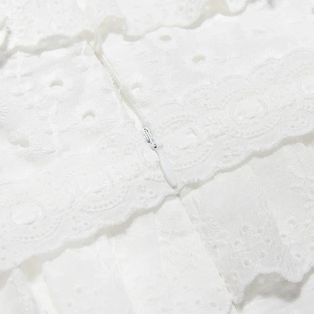 Vestido de encaje de Vestes Novas, sin mangas, con tirantes finos, corte sirena midi | Escote corazón, ajustado, para cóctel