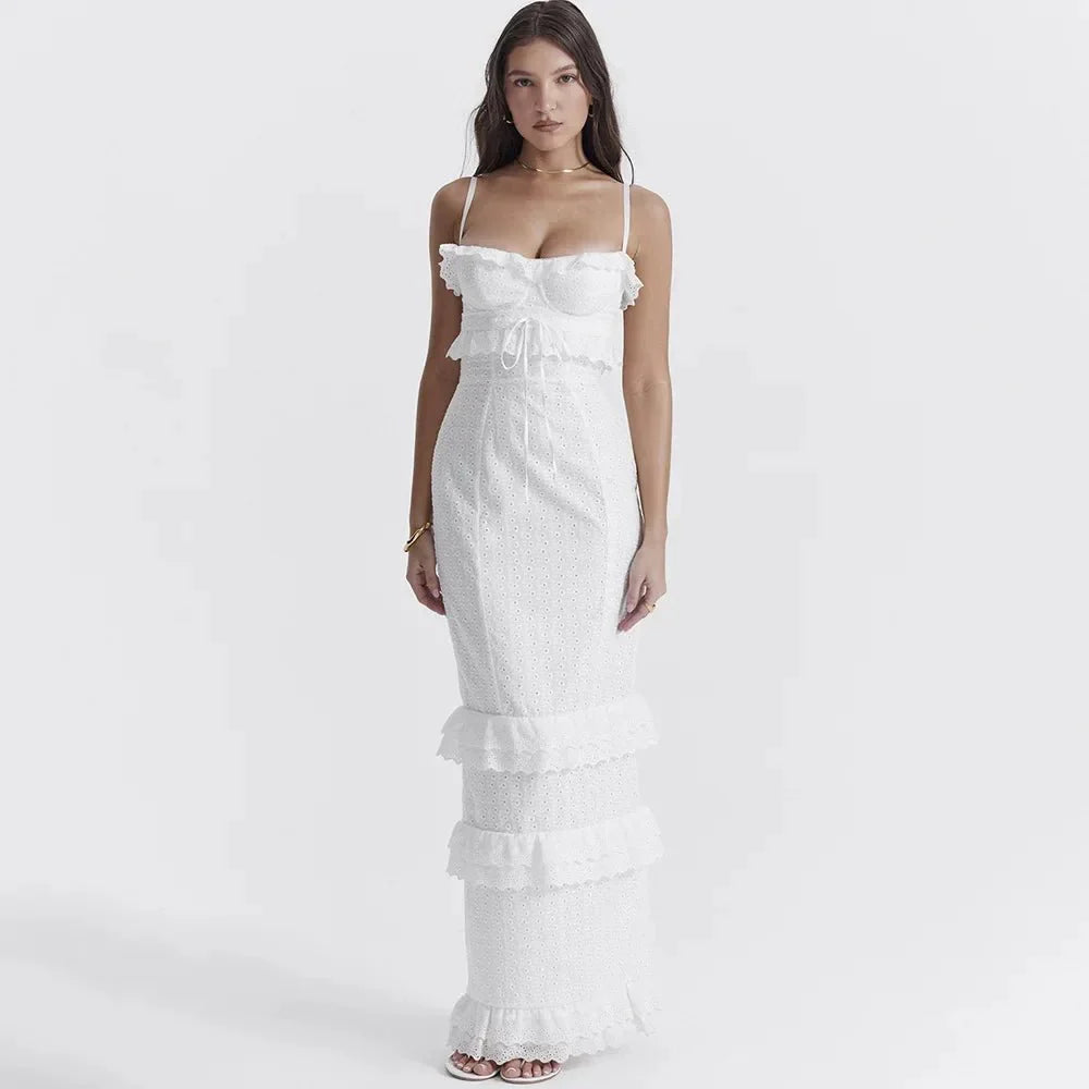 Vestido de encaje de Vestes Novas, sin mangas, con tirantes finos, corte sirena midi | Escote corazón, ajustado, para cóctel