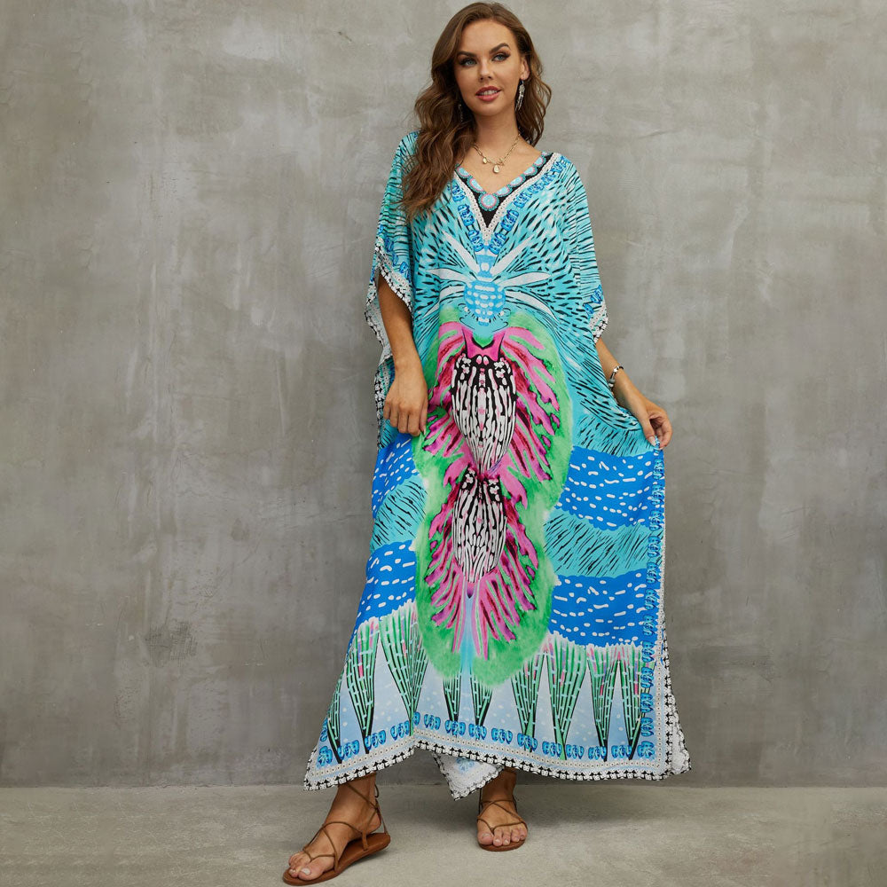 Strand-Kaftan aus Baumwollmischung mit lebhaftem Druck und V-Ausschnitt und kurzen Ärmeln