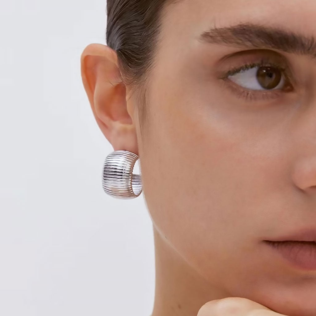 Pendientes de aro anchos extragrandes con textura acanalada metálica y estilo YOU ​​STYLE IT